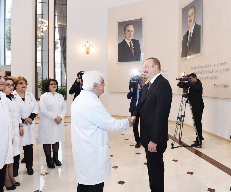 Prezident İlham Əliyev və birinci xanım Mehriban Əliyeva Bakıda Elmi-Tədqiqat Tibbi Bərpa İnstitutunda əsaslı yenidənqurmadan sonra yaradılan şəraitlə tanış olublar (FOTO) (YENİLƏNİB)