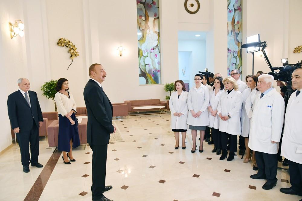 Prezident İlham Əliyev və birinci xanım Mehriban Əliyeva Bakıda Elmi-Tədqiqat Tibbi Bərpa İnstitutunda əsaslı yenidənqurmadan sonra yaradılan şəraitlə tanış olublar (FOTO) (YENİLƏNİB)