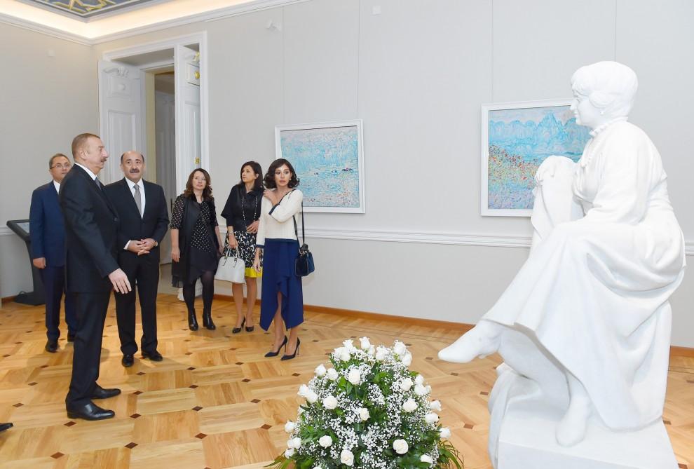 Prezident İlham Əliyev və xanımı Mehriban Əliyeva Azərbaycan Milli İncəsənət Muzeyinin üçüncü korpusunun açılışında iştirak ediblər (YENİLƏNİB) (FOTO)