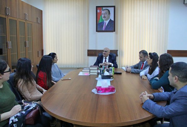 Bilik Fondu təcrübəçi tələbələri AMEA-nın müxbir üzvü Musa Qasımlı ilə görüşdürüb (FOTO)