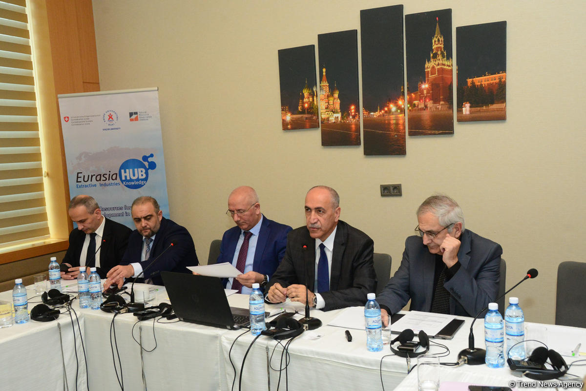 “Resurs gəlirlərinin idarəolunması: şəffaflıq və hesabatlılıq” mövzusunda konfrans keçirilib (FOTO)