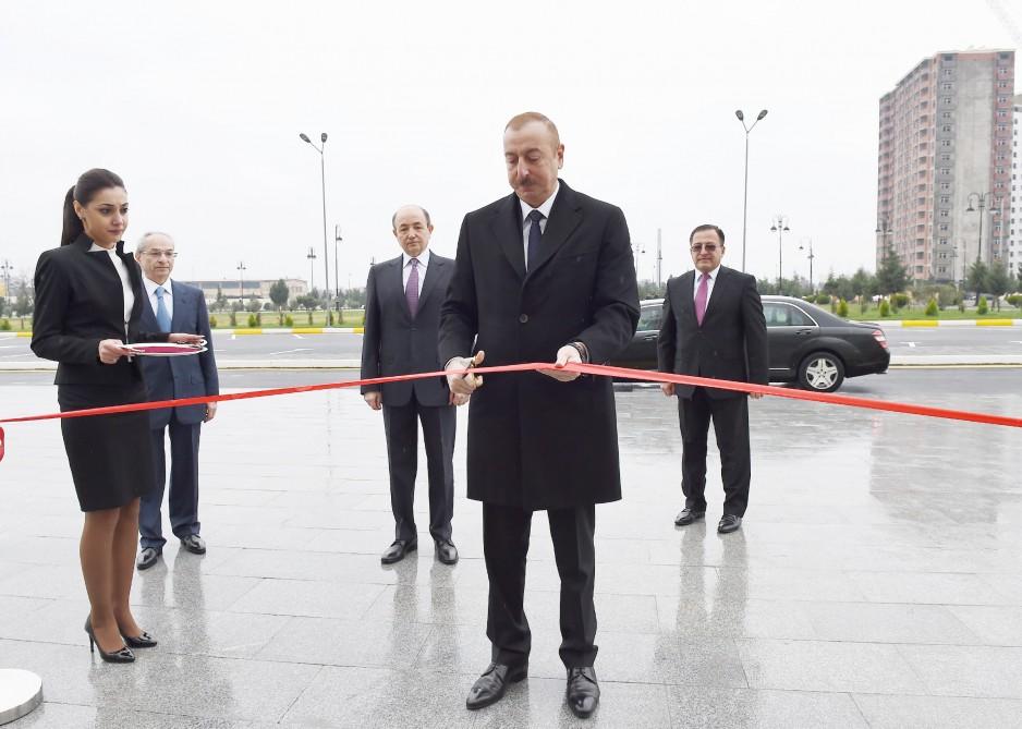 Prezident İlham Əliyev Binəqədi Rayon Məhkəməsinin yeni inzibati binasının açılışında iştirak edib (YENİLƏNİB) (FOTO)