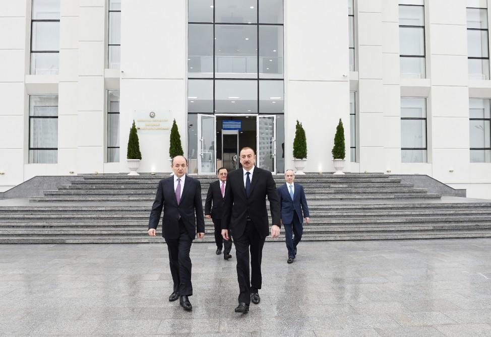 Prezident İlham Əliyev Binəqədi Rayon Məhkəməsinin yeni inzibati binasının açılışında iştirak edib (YENİLƏNİB) (FOTO)
