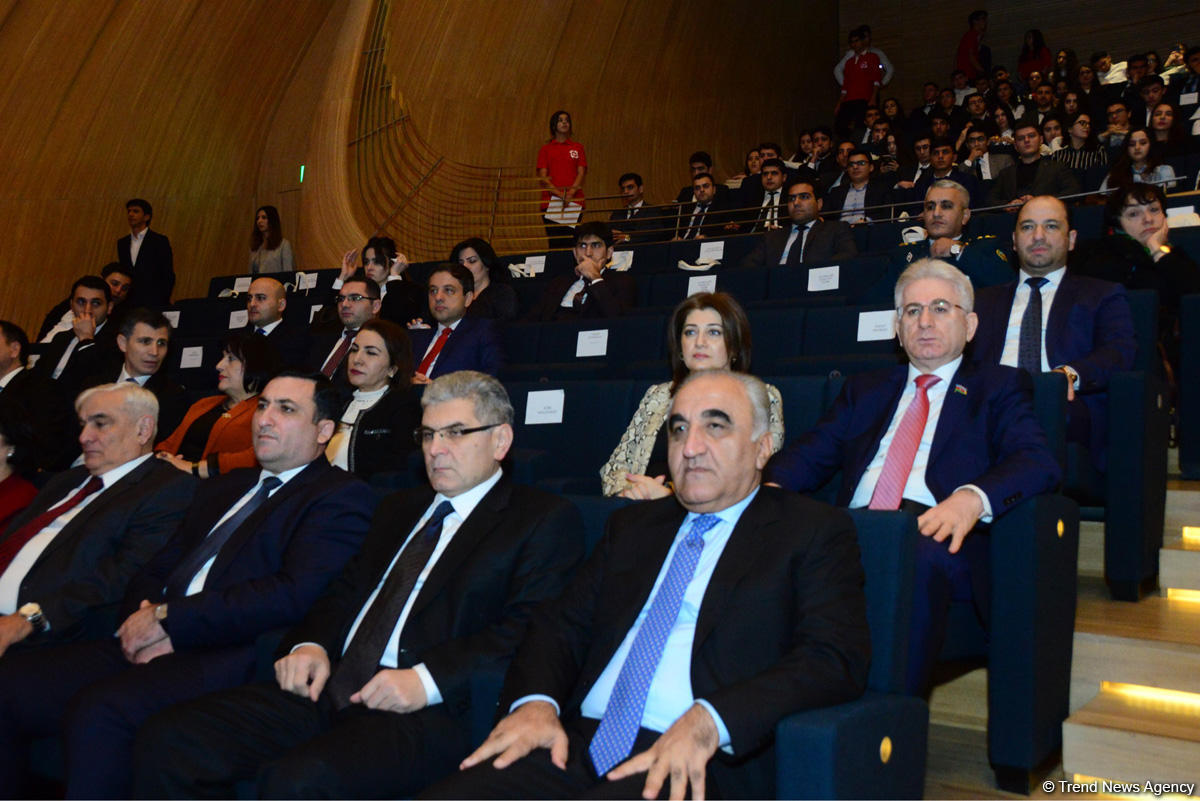 Azərbaycan tələbələrinin II qurultayı başa çatıb (FOTO) (YENİLƏNİB)