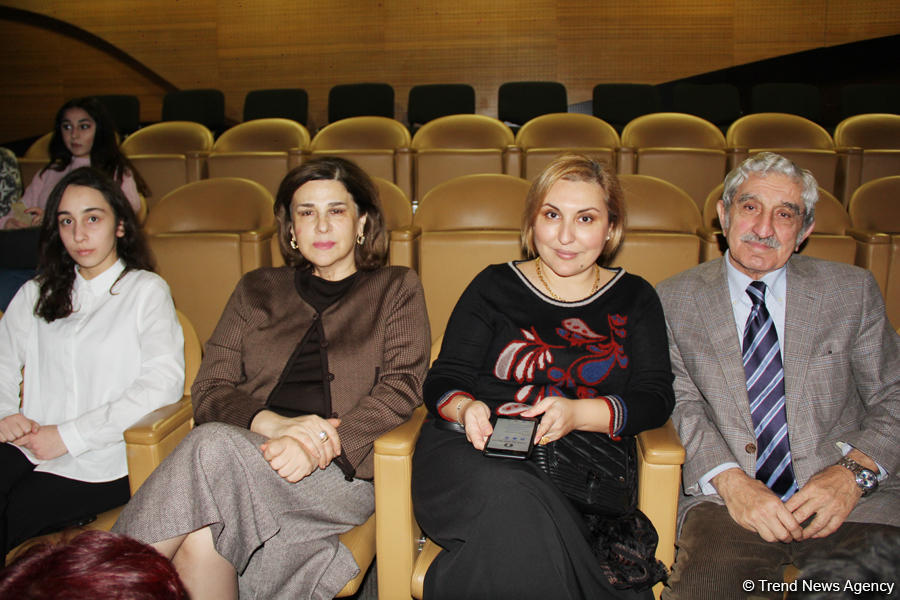 Muğam Mərkəzində İsrail dramaturqunun tamaşası nümayiş olunub (FOTO)