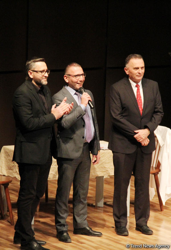 Muğam Mərkəzində İsrail dramaturqunun tamaşası nümayiş olunub (FOTO)