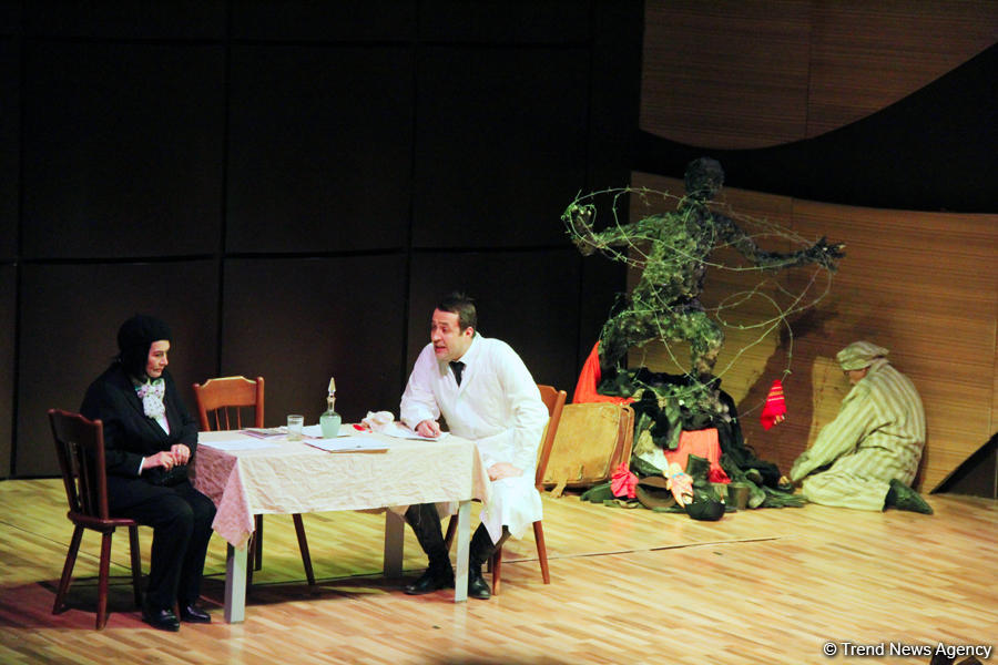 Muğam Mərkəzində İsrail dramaturqunun tamaşası nümayiş olunub (FOTO)