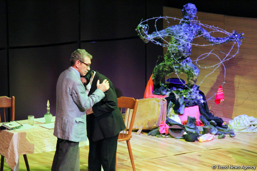 Muğam Mərkəzində İsrail dramaturqunun tamaşası nümayiş olunub (FOTO)