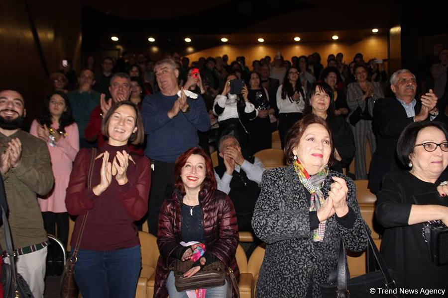 Muğam Mərkəzində İsrail dramaturqunun tamaşası nümayiş olunub (FOTO)
