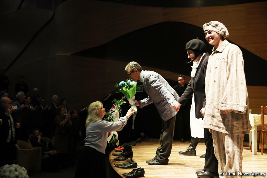 Muğam Mərkəzində İsrail dramaturqunun tamaşası nümayiş olunub (FOTO)