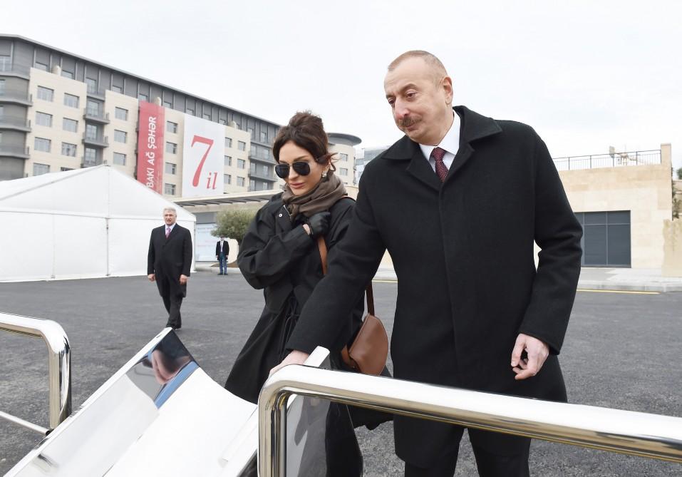Prezident İlham Əliyev və birinci xanım Mehriban Əliyeva “Bakı Ağ Şəhər”də görülən və görüləcək işlərlə tanış olublar (FOTO)