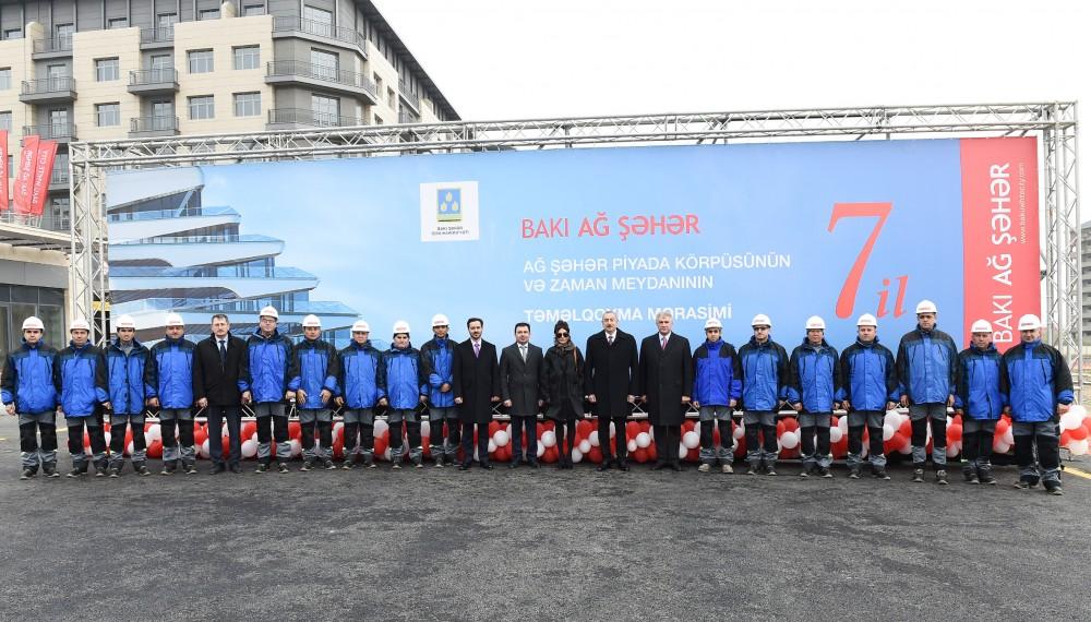 Prezident İlham Əliyev və birinci xanım Mehriban Əliyeva “Bakı Ağ Şəhər”də görülən və görüləcək işlərlə tanış olublar (FOTO)