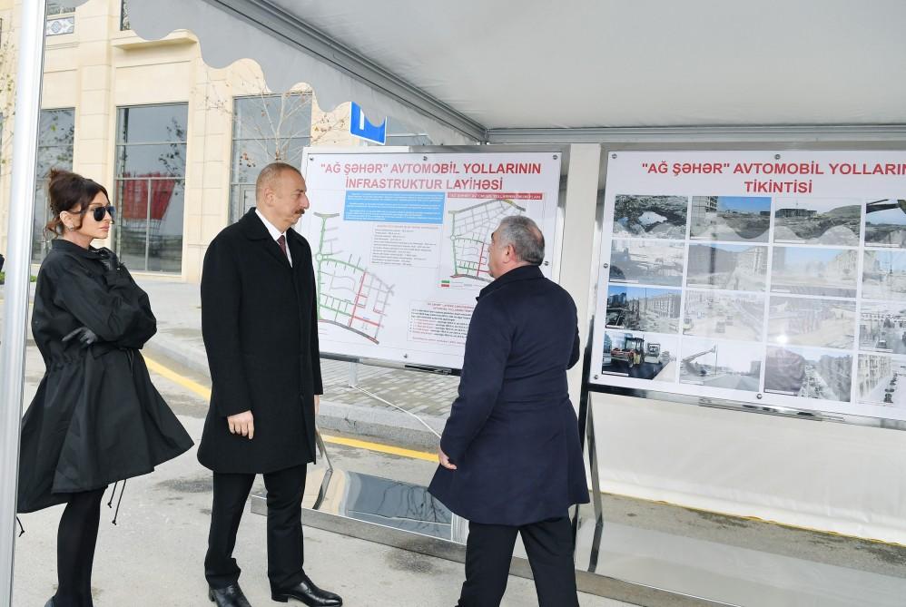 Prezident İlham Əliyev və birinci xanım Mehriban Əliyeva “Bakı Ağ Şəhər”də görülən və görüləcək işlərlə tanış olublar (FOTO)