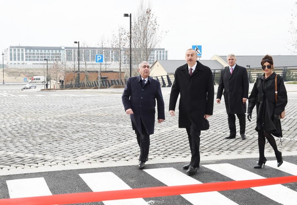Prezident İlham Əliyev və birinci xanım Mehriban Əliyeva “Bakı Ağ Şəhər”də görülən və görüləcək işlərlə tanış olublar (FOTO)