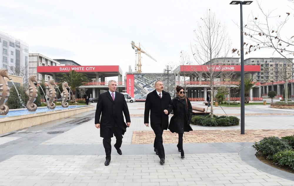 Prezident İlham Əliyev və birinci xanım Mehriban Əliyeva “Bakı Ağ Şəhər”də görülən və görüləcək işlərlə tanış olublar (FOTO)