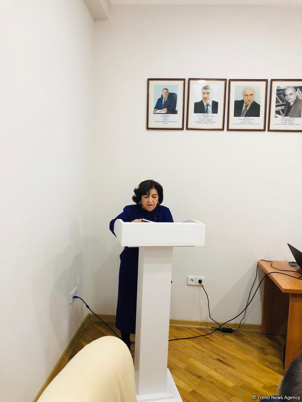 Sənətşünas alim, akademik Rasim Əfəndiyevin anadan olmasının 90 illiyinə həsr olunmuş elmi sessiya keçirilib (FOTO)