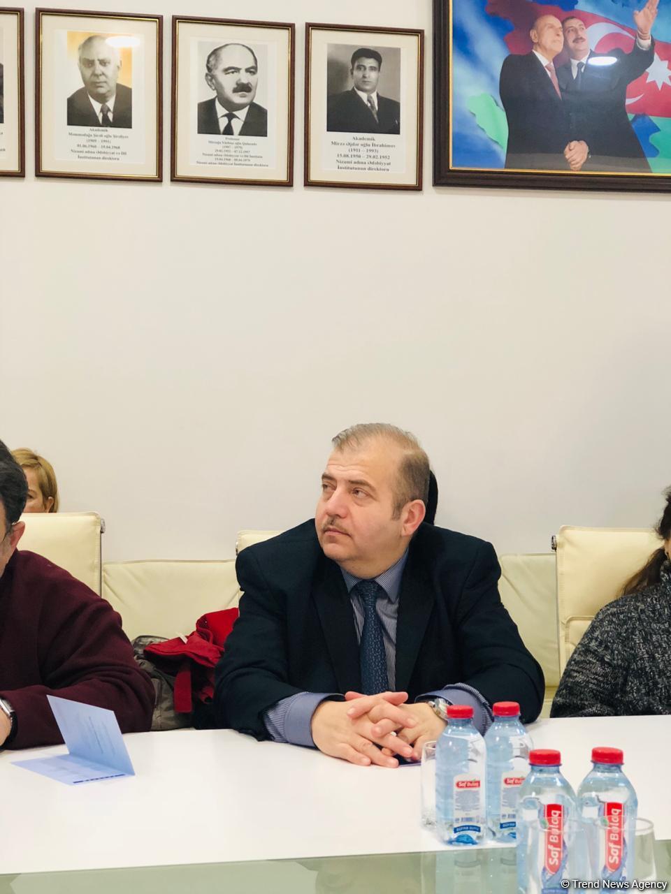Sənətşünas alim, akademik Rasim Əfəndiyevin anadan olmasının 90 illiyinə həsr olunmuş elmi sessiya keçirilib (FOTO)
