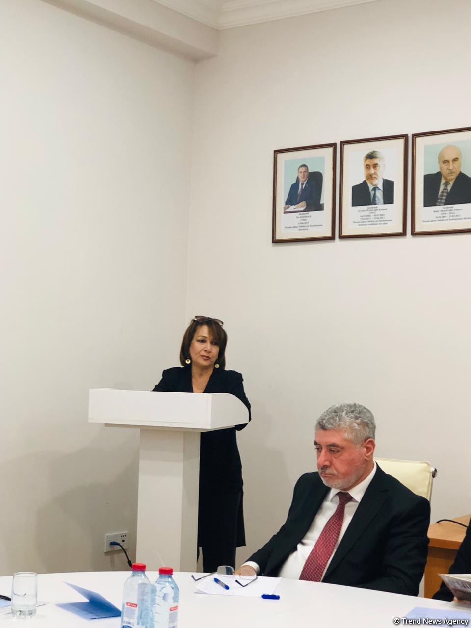 Sənətşünas alim, akademik Rasim Əfəndiyevin anadan olmasının 90 illiyinə həsr olunmuş elmi sessiya keçirilib (FOTO)