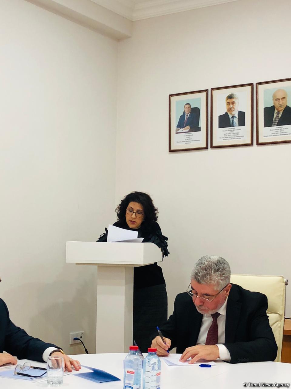Sənətşünas alim, akademik Rasim Əfəndiyevin anadan olmasının 90 illiyinə həsr olunmuş elmi sessiya keçirilib (FOTO)