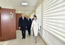 Prezident İlham Əliyev və birinci xanım Mehriban Əliyeva Sumqayıtda qaçqın və məcburi köçkün ailələri üçün inşa olunan yaşayış binaları kompleksinin açılışında iştirak ediblər (FOTO) (YENİLƏNİB)