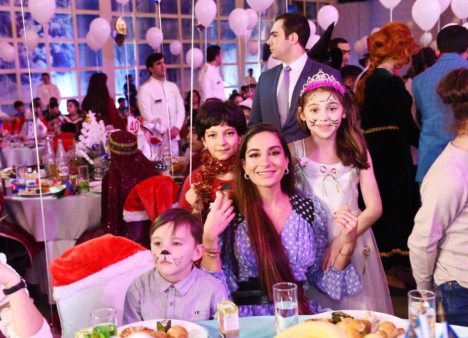 Birinci vitse-prezident Mehriban Əliyeva Heydər Əliyev Fondunun uşaqlar üçün təşkil etdiyi ənənəvi bayram şənliyində iştirak edib (FOTO)