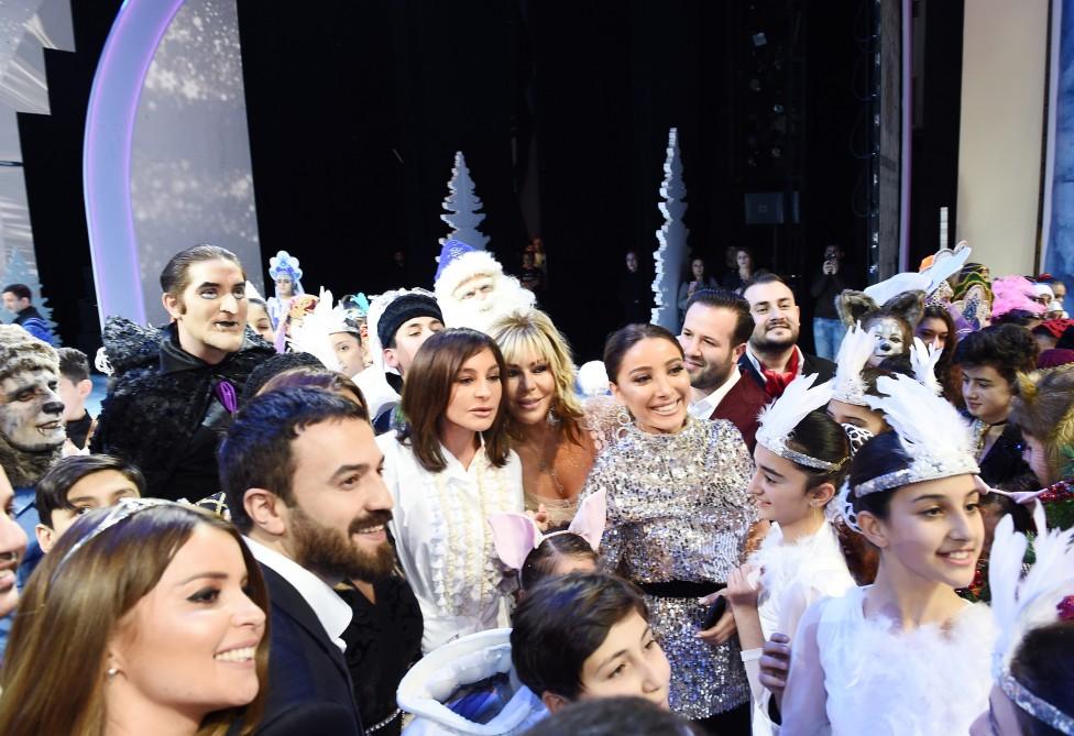 Birinci vitse-prezident Mehriban Əliyeva Heydər Əliyev Fondunun uşaqlar üçün təşkil etdiyi ənənəvi bayram şənliyində iştirak edib (FOTO)