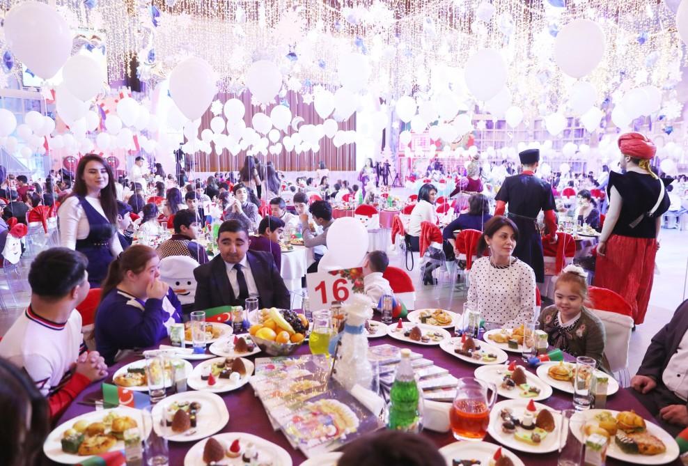 Birinci vitse-prezident Mehriban Əliyeva Heydər Əliyev Fondunun uşaqlar üçün təşkil etdiyi ənənəvi bayram şənliyində iştirak edib (FOTO)