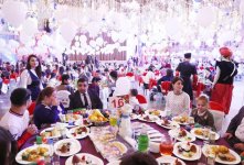 Birinci vitse-prezident Mehriban Əliyeva Heydər Əliyev Fondunun uşaqlar üçün təşkil etdiyi ənənəvi bayram şənliyində iştirak edib (FOTO)