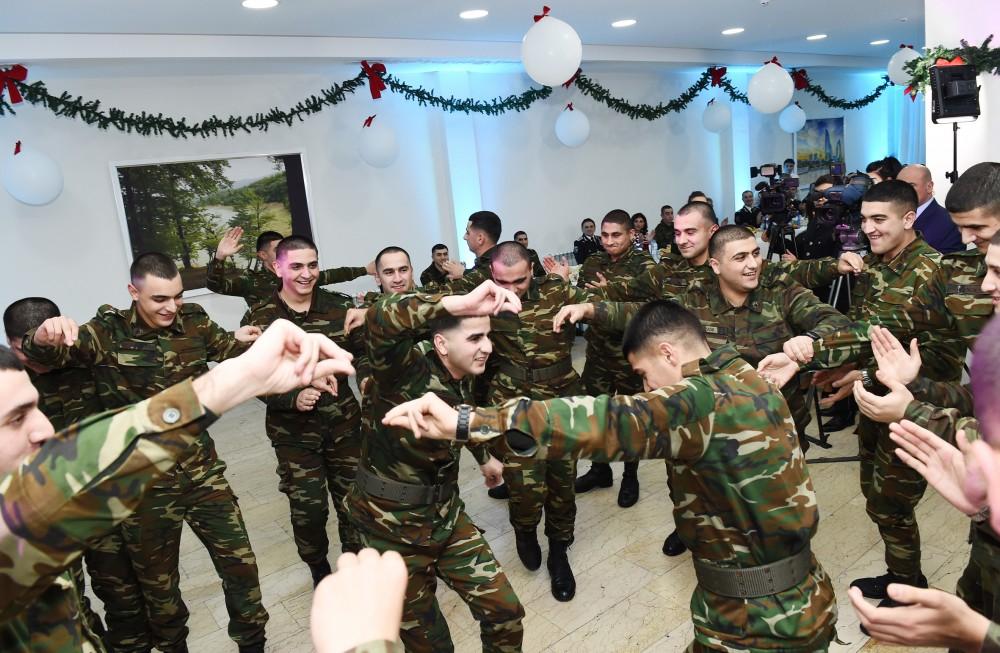 Birinci-vitse prezident Mehriban Əliyeva DTX-nin hərbi hissəsində keçirilən bayram tədbirində iştirak edib (FOTO)