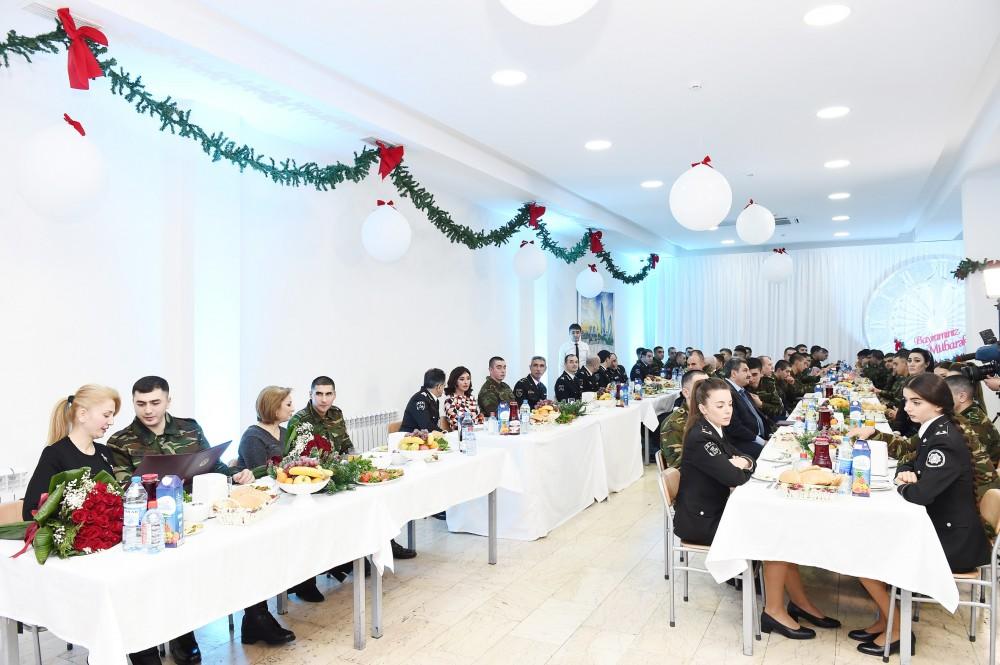 Birinci-vitse prezident Mehriban Əliyeva DTX-nin hərbi hissəsində keçirilən bayram tədbirində iştirak edib (FOTO)