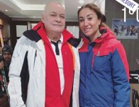 Məşhur rusiyalı teleaparıcı Azərbaycan dağlarında istirahət edir (FOTO)