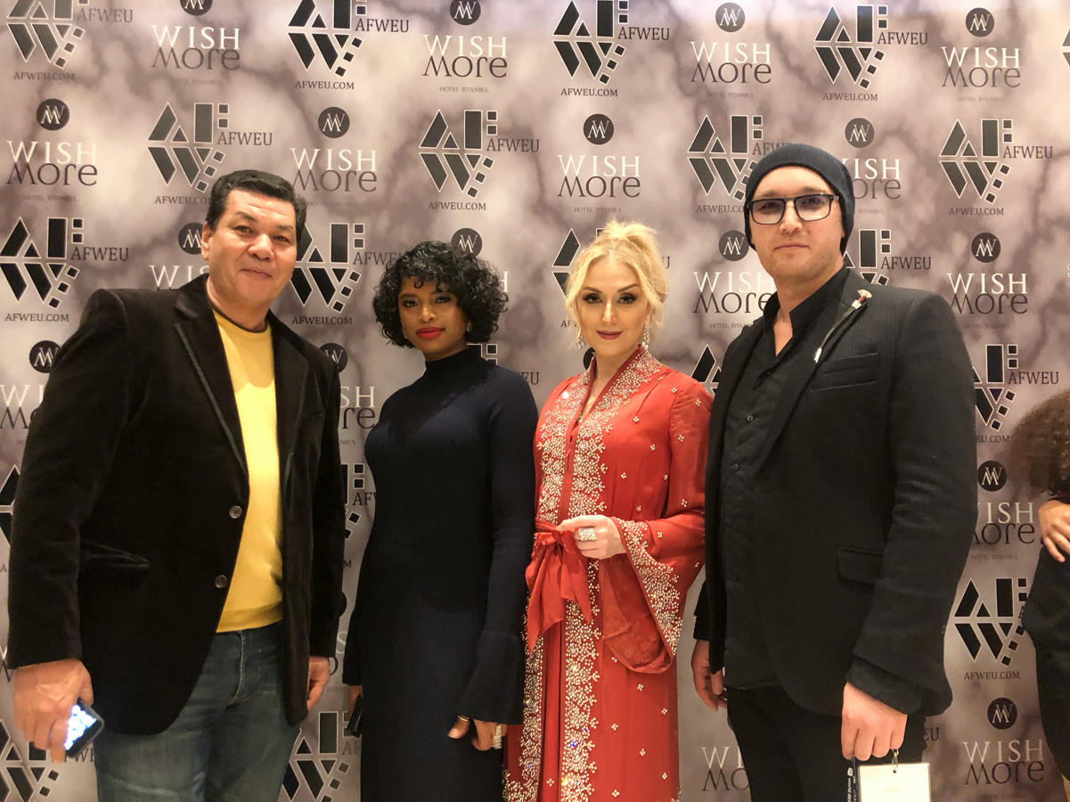 Gülnarə Xəlilovanın rəngarəng kolleksiyaları İstanbulda moda həftəsinin iştirakçılarını valeh edib (FOTO)