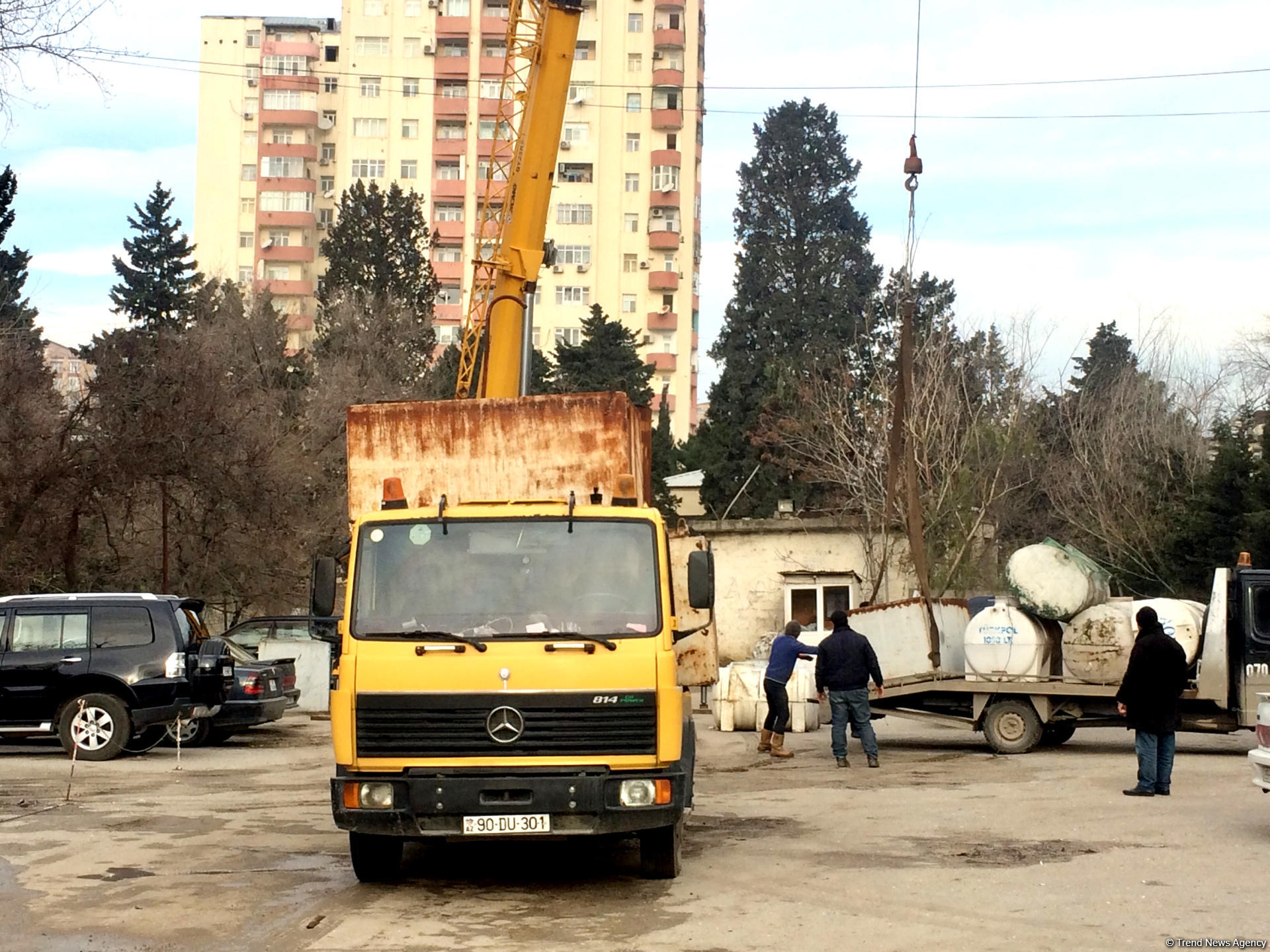 Bakıda binaların üstündəki su çənləri götürülür - SƏBƏBİ? (FOTO)