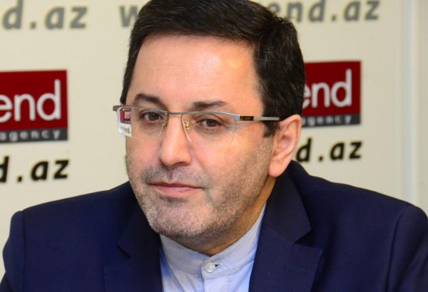 İran səfiri Azərbaycan xalqını Respublika Günü münasibətilə təbrik edib