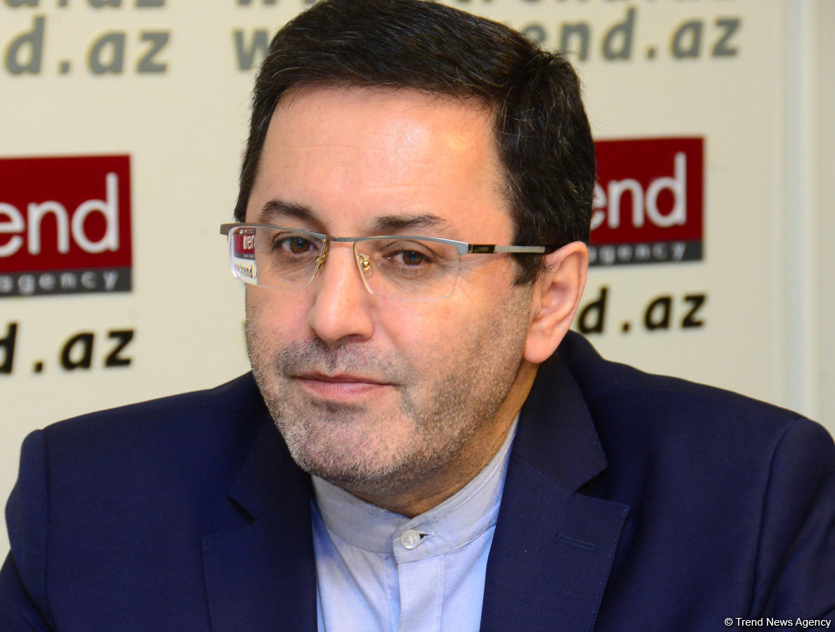 İran səfiri Azərbaycan xalqını Respublika Günü münasibətilə təbrik edib