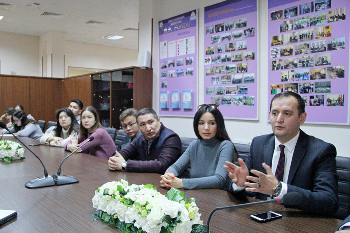 Qazaxıstan tələbələri Bilik Fondunun qonağı olublar (FOTO)