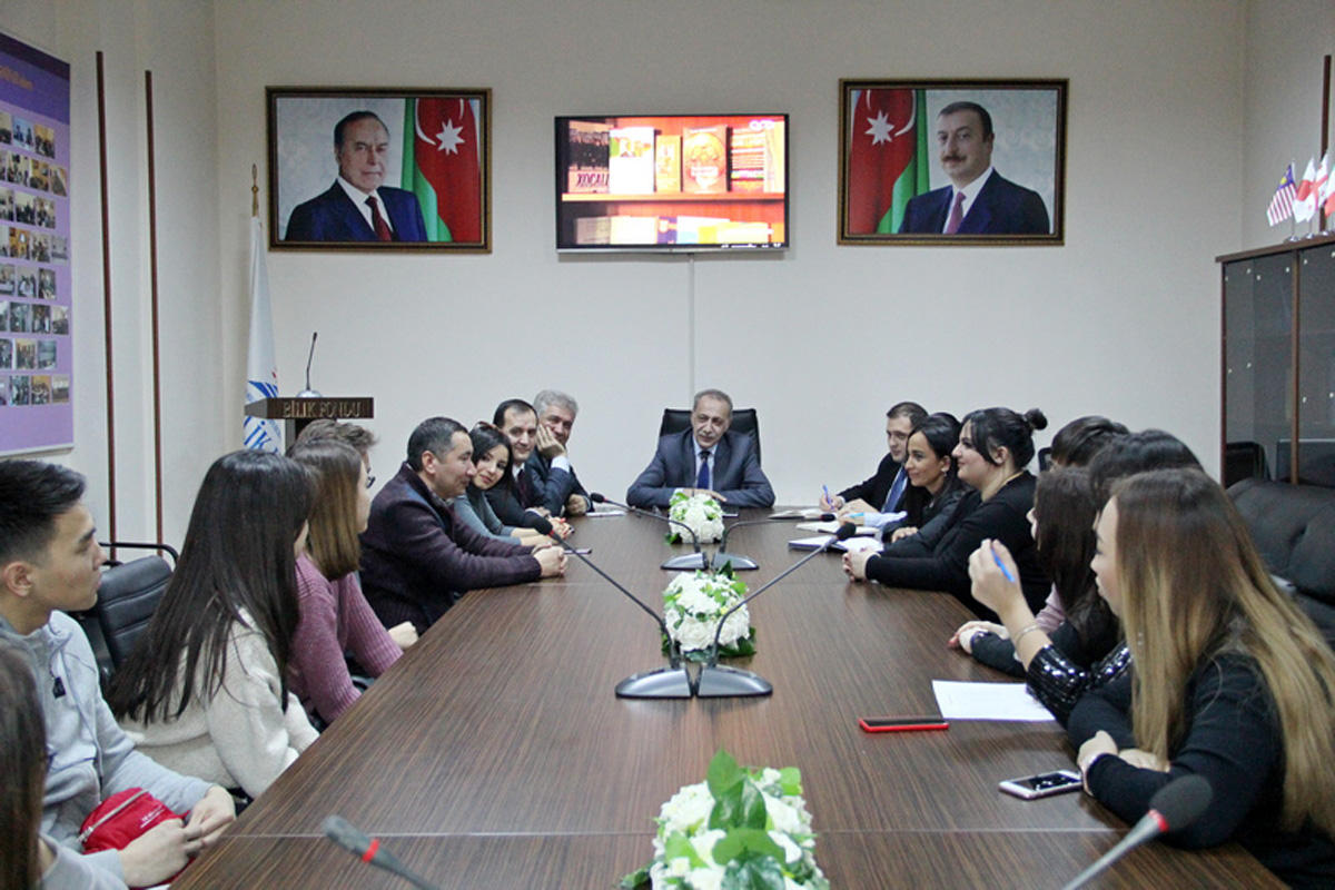 Qazaxıstan tələbələri Bilik Fondunun qonağı olublar (FOTO)