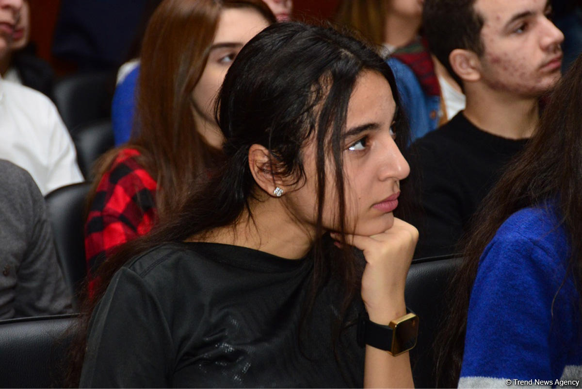 Dövlət Komitəsinin dini radikalizm əleyhinə hazırladığı "Oxu" sənədli filmi gənclər üçün nümayiş olunub (FOTO)