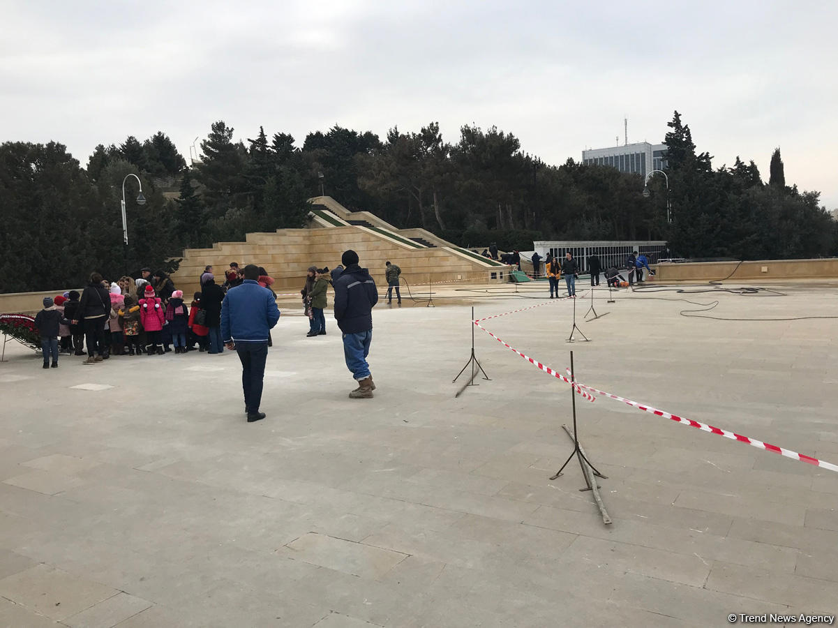 Şəhidlər Xiyabanında 20 Yanvar faciəsi ilə bağlı hazırlıq işlərinə başlanılıb (FOTO)