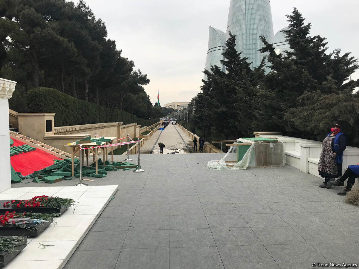 Şəhidlər Xiyabanında 20 Yanvar faciəsi ilə bağlı hazırlıq işlərinə başlanılıb (FOTO)