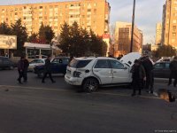 Bakıda zəncirvari qəza: 4 maşın bir-birinə çırpıldı, tıxac yarandı (FOTO/VİDEO)
