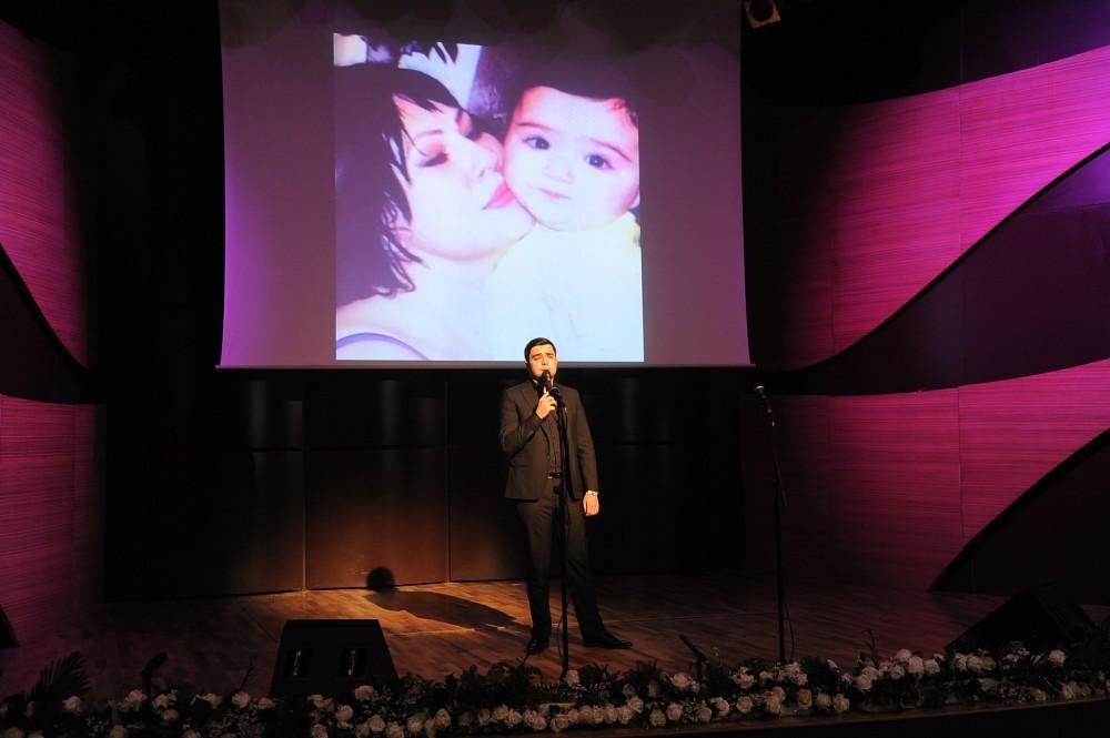 Beynəlxalq Muğam Mərkəzində Amaliya Pənahovanın xatirə gecəsi keçirilib (FOTO)