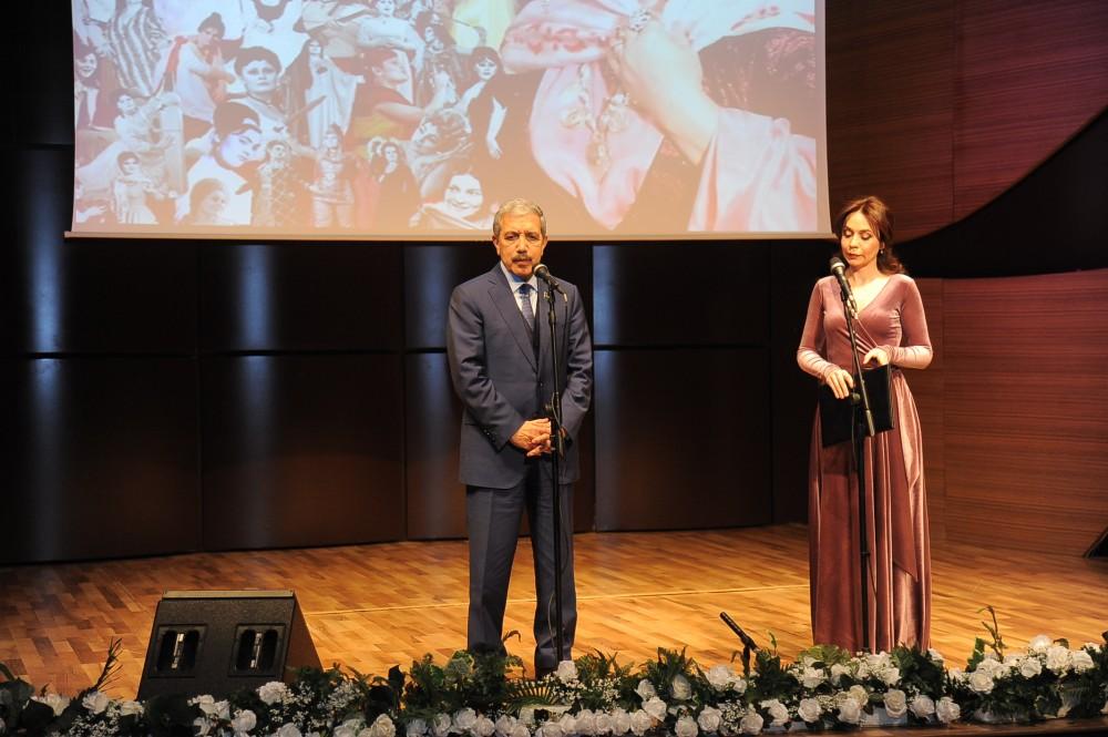 Beynəlxalq Muğam Mərkəzində Amaliya Pənahovanın xatirə gecəsi keçirilib (FOTO)
