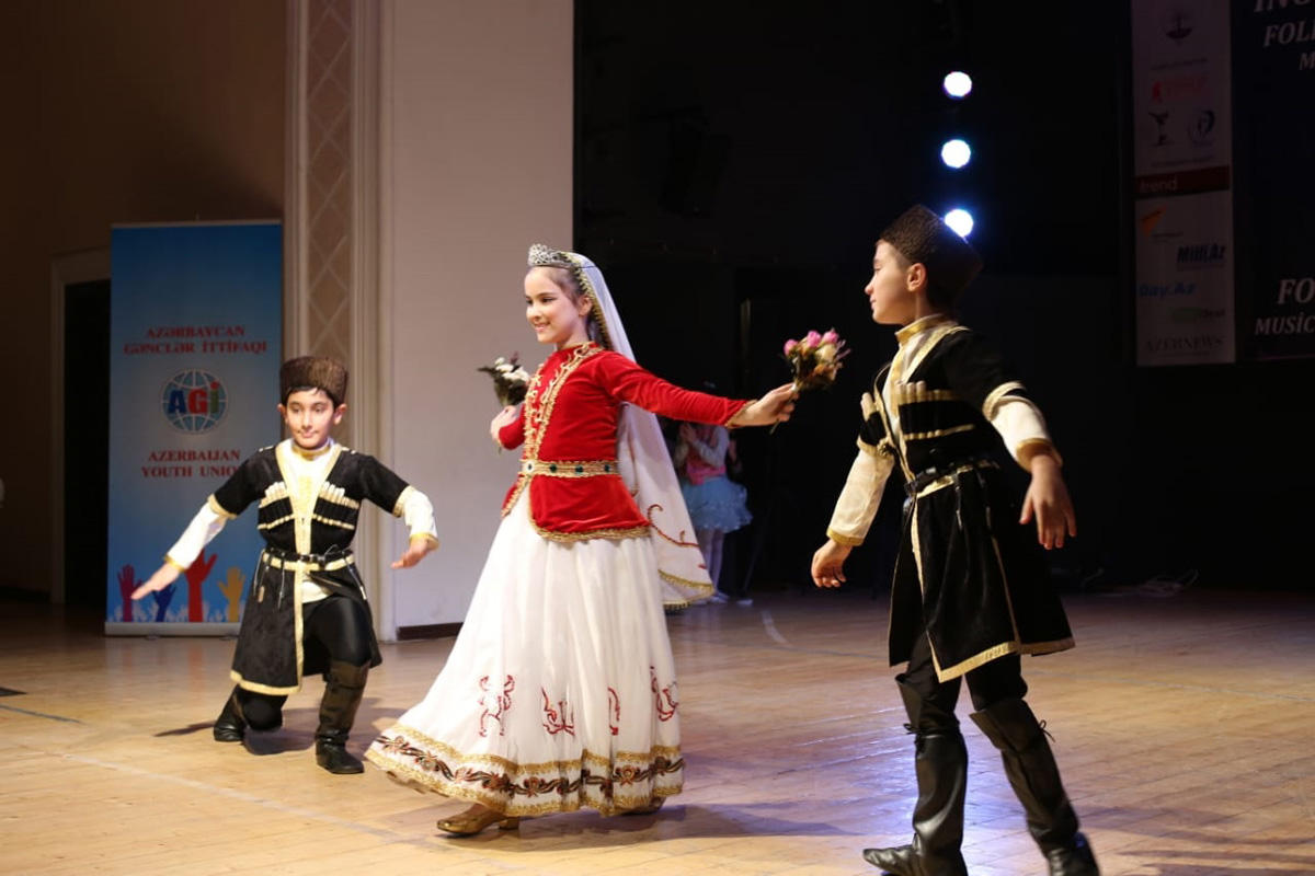 Bakıda beynəlxalq incəsənət müsabiqəsi keçirilib (FOTO)