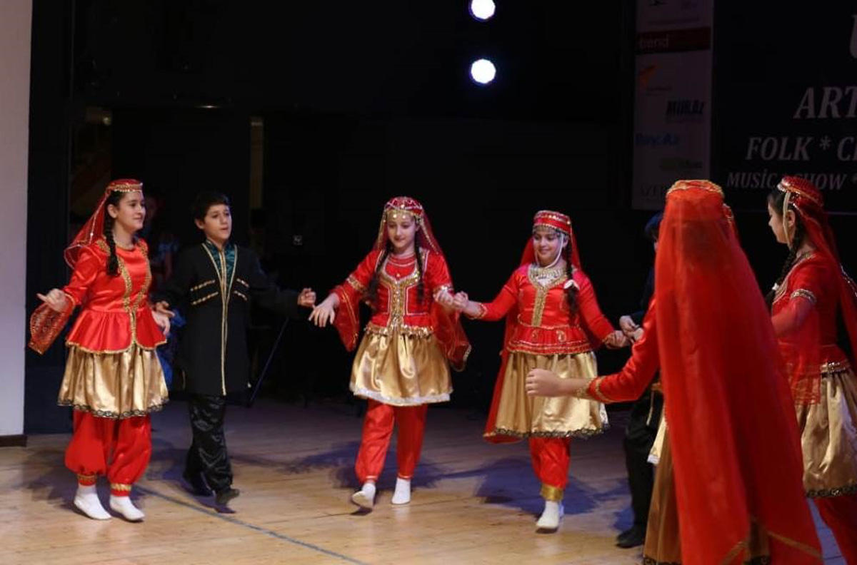 Bakıda beynəlxalq incəsənət müsabiqəsi keçirilib (FOTO)