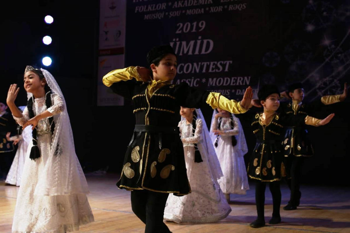 Bakıda beynəlxalq incəsənət müsabiqəsi keçirilib (FOTO)