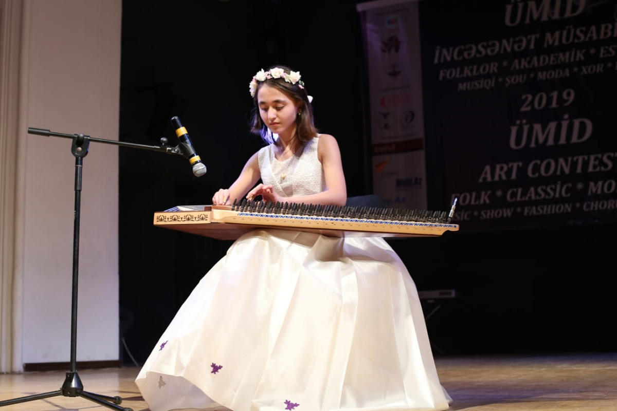 Bakıda beynəlxalq incəsənət müsabiqəsi keçirilib (FOTO)