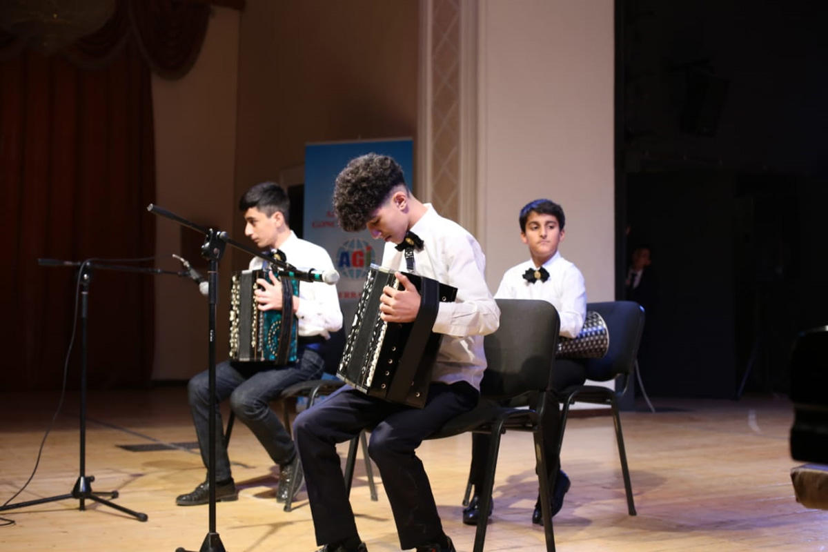 Bakıda beynəlxalq incəsənət müsabiqəsi keçirilib (FOTO)