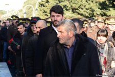 Azərbaycan ictimaiyyəti 20 Yanvar faciəsi qurbanlarının əziz xatirəsini yad edir (FOTO)