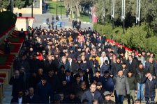 Azərbaycan ictimaiyyəti 20 Yanvar faciəsi qurbanlarının əziz xatirəsini yad edir (FOTO)